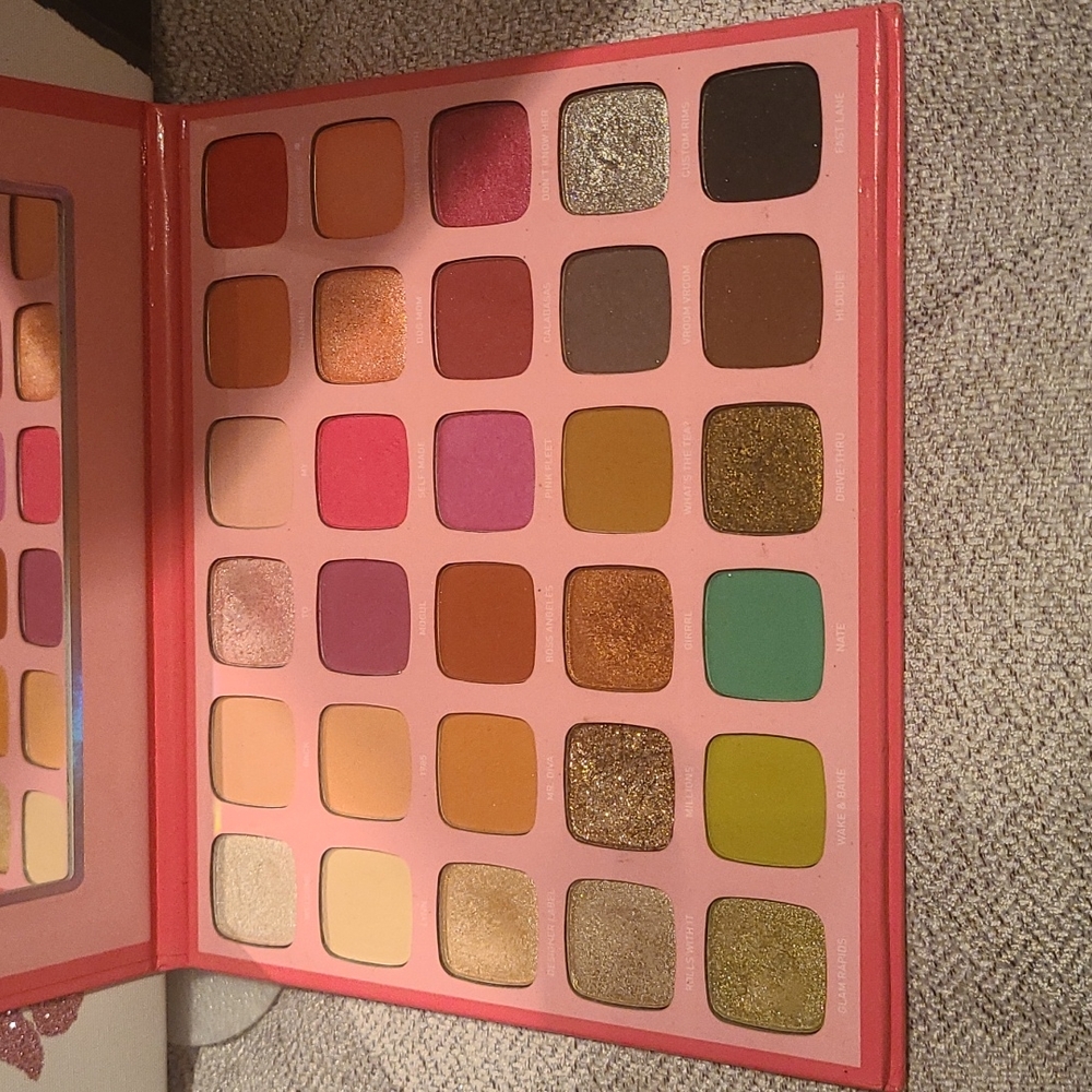 MORPHE JEFFREE STAR - Picture 2 of 7